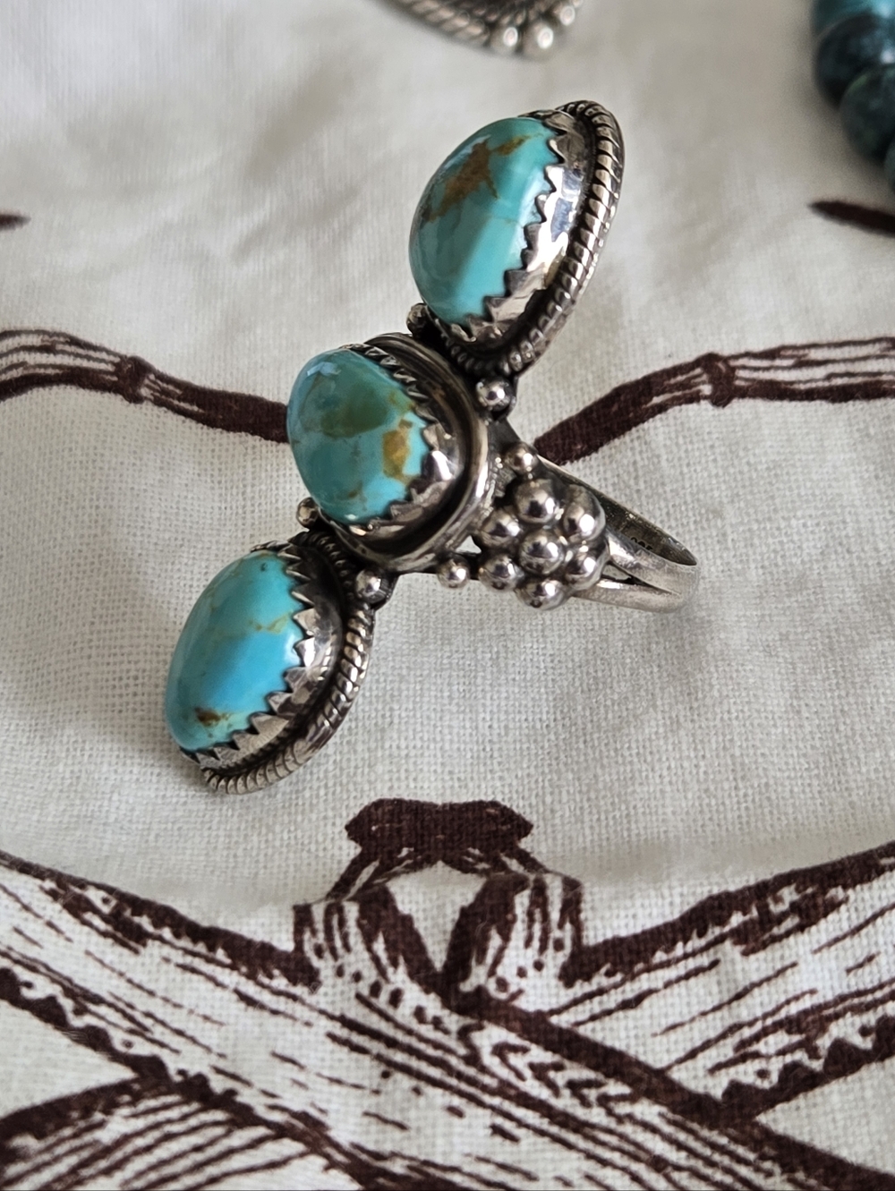 Turquoise 3 Stone SS Ring SZ 8 - Picture 4 of 9